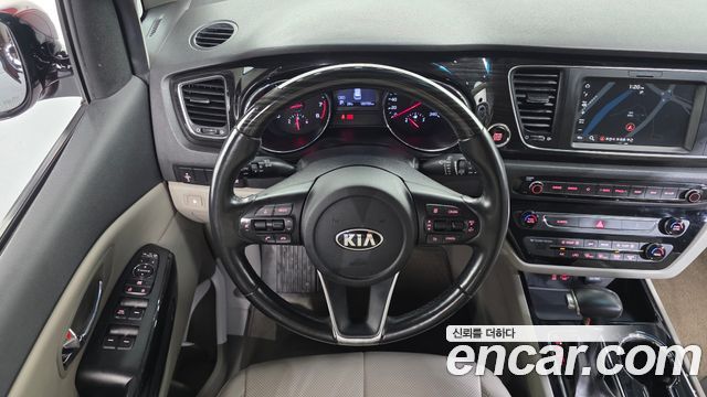 Kia Canival 2019 — photo 21