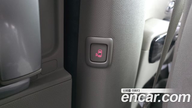 Kia Canival 2019 — photo 31