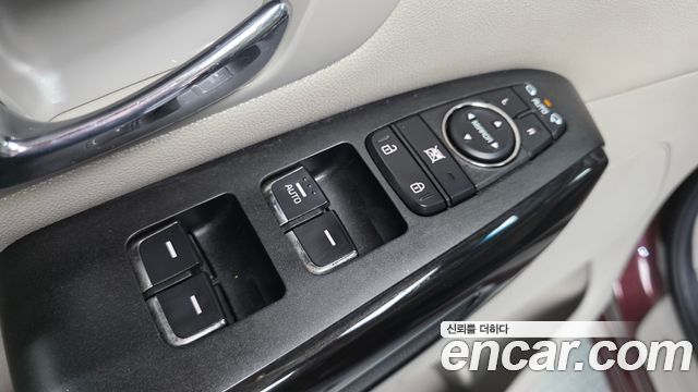 Kia Canival 2019 — photo 36