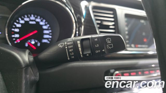 Kia Canival 2019 — photo 37