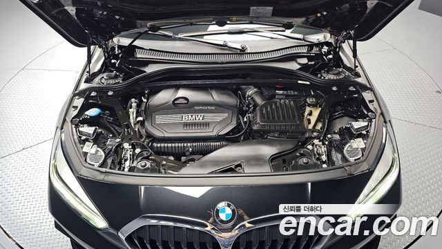 BMW 1-Series 2023 — photo 6