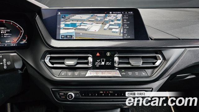 BMW 1-Series 2023 — photo 20