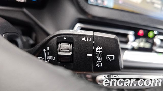 BMW 1-Series 2023 — photo 25