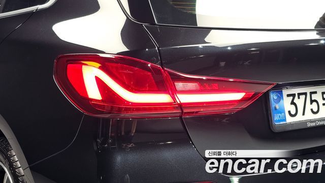 BMW 1-Series 2023 — photo 9