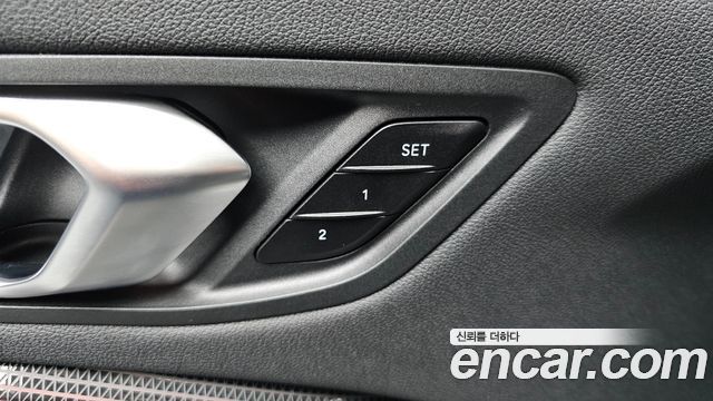 BMW 1-Series 2023 — photo 28