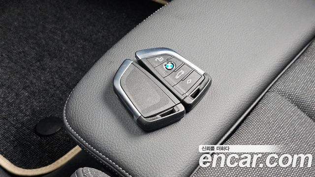 BMW 1-Series 2023 — photo 29