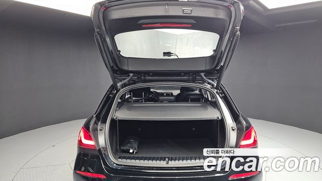 BMW 1-Series 2023 — photo 30