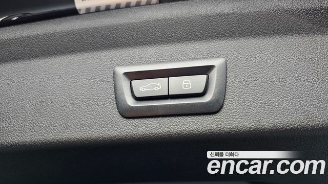 BMW 1-Series 2023 — photo 33