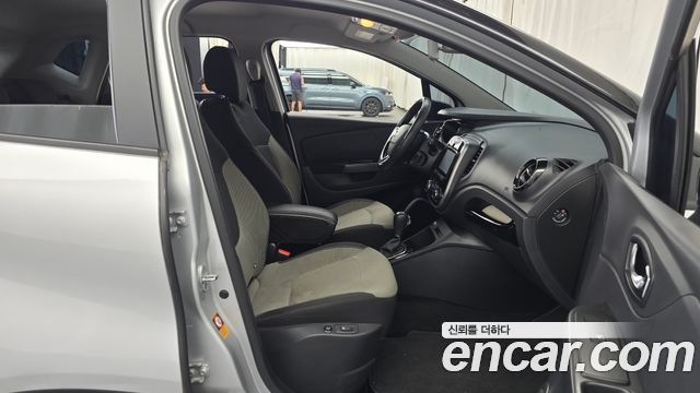 Renault Korea QM3 2015 — photo 16