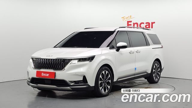 Kia Canival 2023 — photo 1