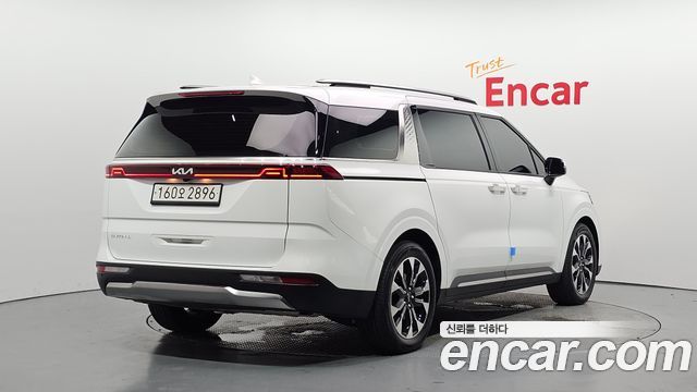 Kia Canival 2023 — photo 2