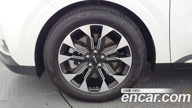 Kia Canival 2023 — photo 5