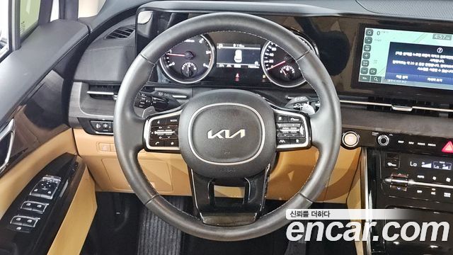 Kia Canival 2023 — photo 11