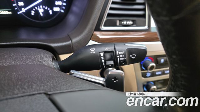Genesis G80 2019 — photo 30