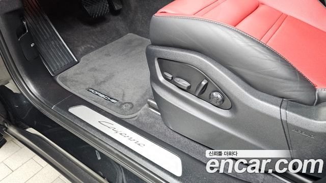 Porsche Cayenne 2025 — photo 21