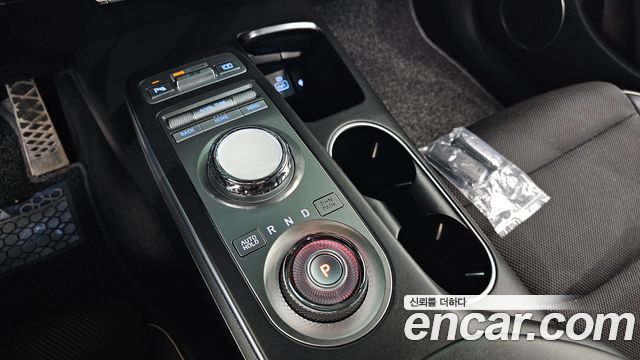 Genesis GV70 2021 — photo 12