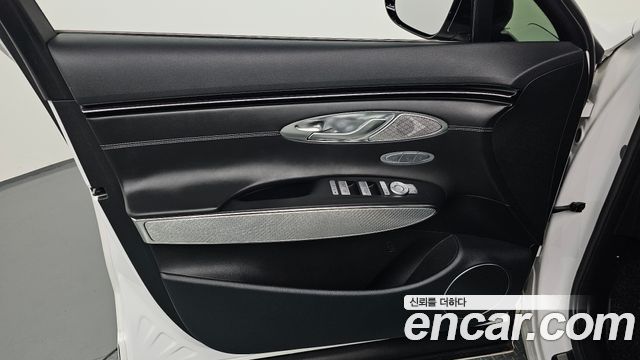 Genesis GV70 2021 — photo 14