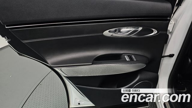 Genesis GV70 2021 — photo 15