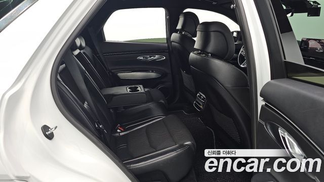 Genesis GV70 2021 — photo 16