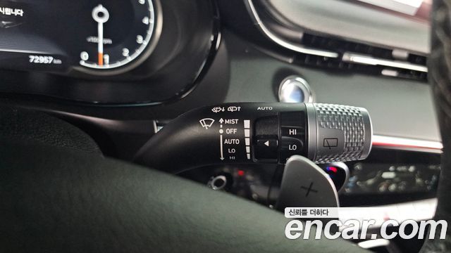 Genesis GV70 2021 — photo 28