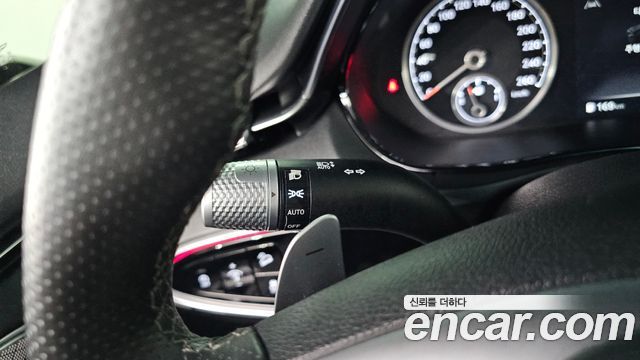 Genesis GV70 2021 — photo 29