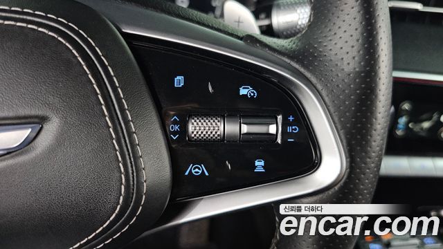 Genesis GV70 2021 — photo 30