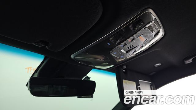 Genesis GV70 2021 — photo 31