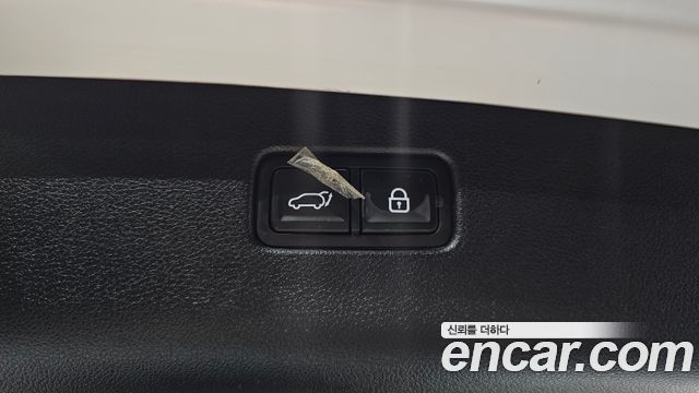 Genesis GV70 2021 — photo 33
