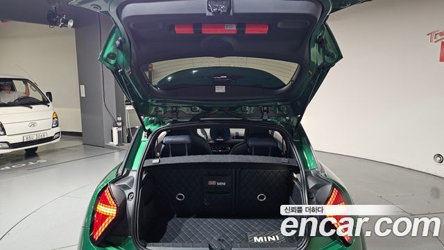 Mini Cooper 2024 — photo 26