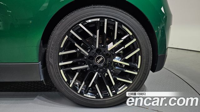 Mini Cooper 2024 — photo 7