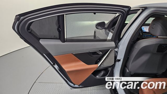 BMW 5-Series 2026 — photo 15