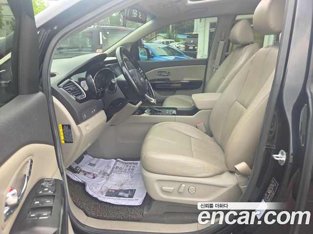 Kia Canival 2016 — photo 9