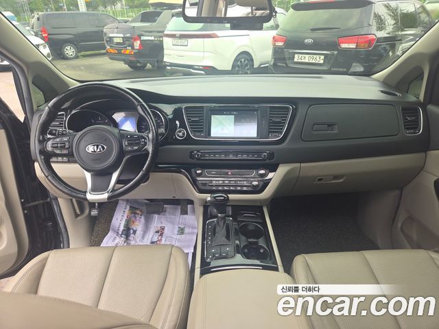 Kia Canival 2016 — photo 12