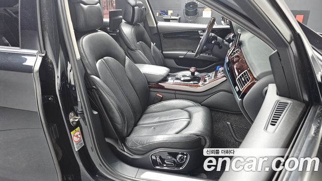 Audi A8 2011 — photo 12