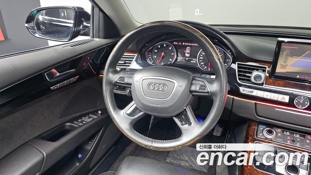 Audi A8 2011 — photo 13