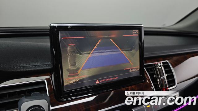Audi A8 2011 — photo 14