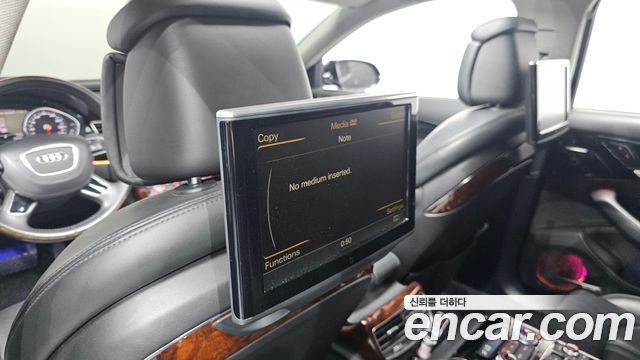 Audi A8 2011 — photo 15