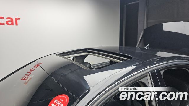 Audi A8 2011 — photo 20