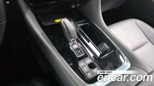Toyota Alphard 2024 — photo 9