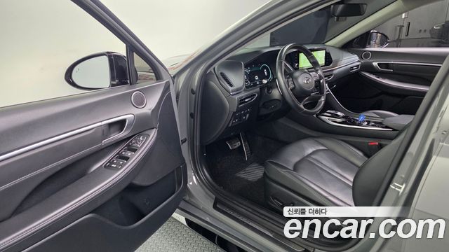 Hyundai Sonata 2022 — photo 13
