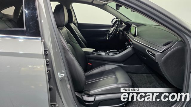 Hyundai Sonata 2022 — photo 17