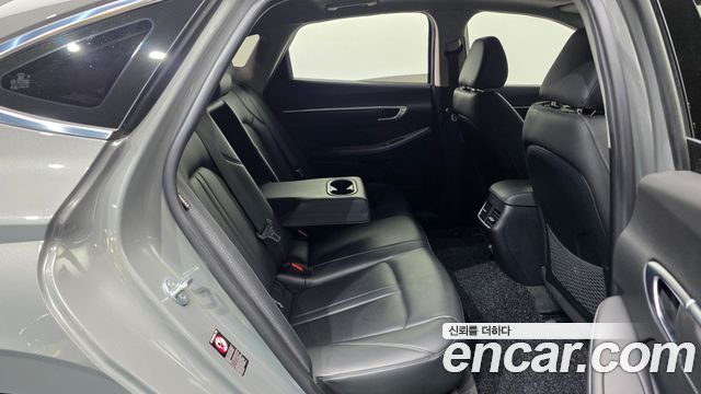 Hyundai Sonata 2022 — photo 18