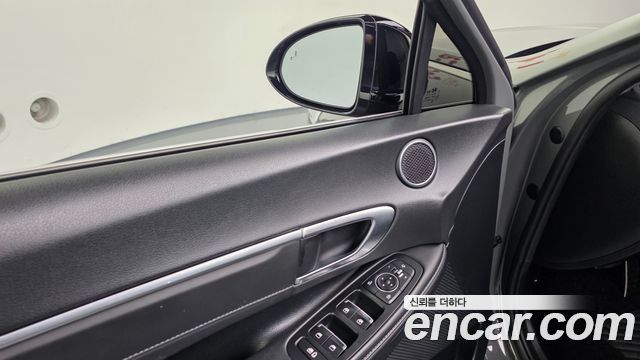 Hyundai Sonata 2022 — photo 30