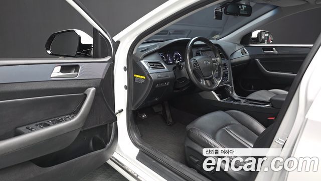 Hyundai Sonata 2016 — photo 13