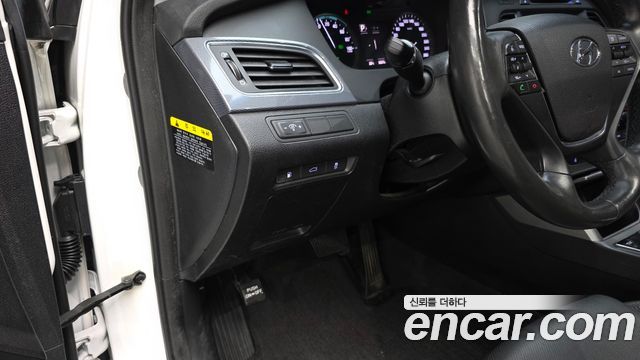 Hyundai Sonata 2016 — photo 19