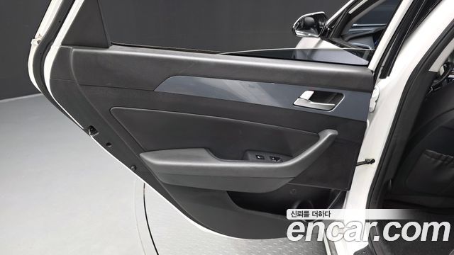 Hyundai Sonata 2016 — photo 15