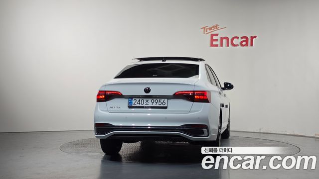 Volkswagen Jetta 2024 — photo 4