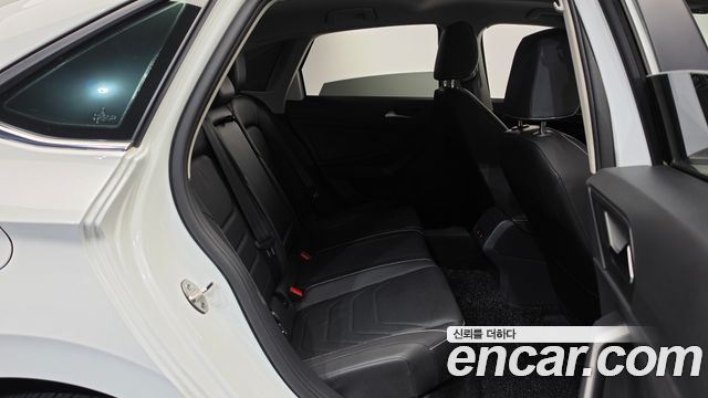 Volkswagen Jetta 2024 — photo 17
