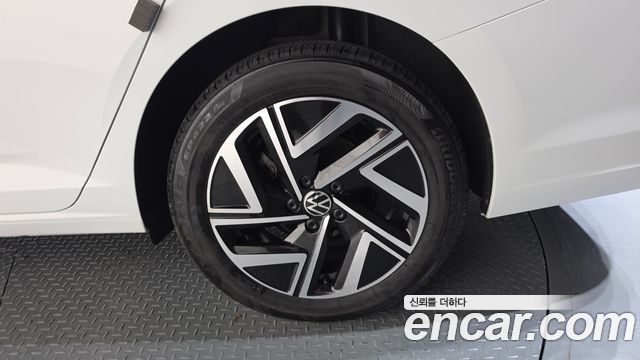 Volkswagen Jetta 2024 — photo 7