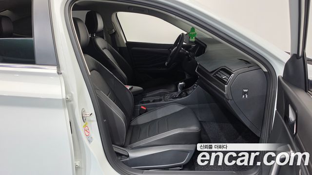 Volkswagen Jetta 2024 — photo 16